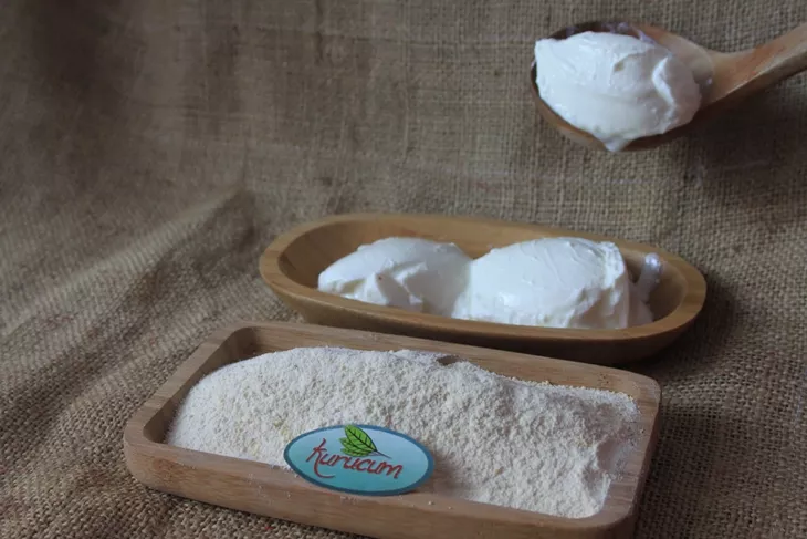 yoghurt powder yoğurdun is crushed form of dried product. yoghurt powder -1